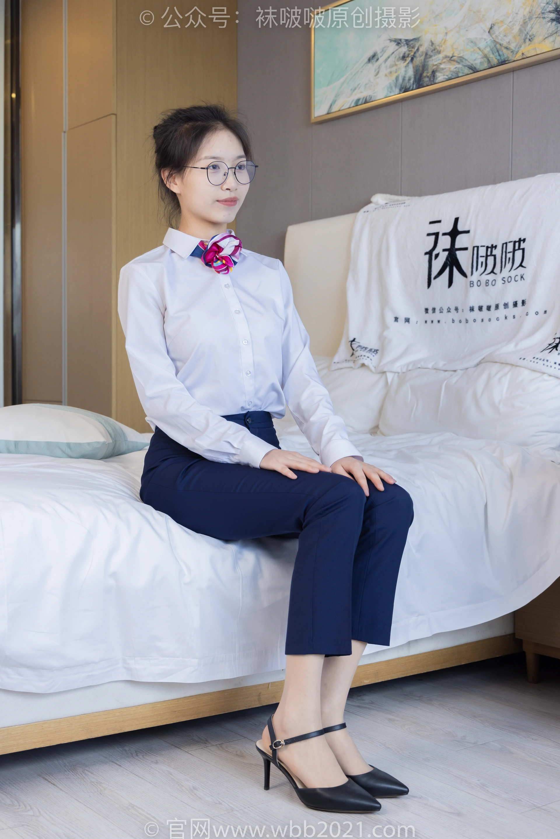 [BoBoSocks袜啵啵] NO.401 芝士-高跟鞋、肉丝（脚尖微加固款）、裸足、银行制服裤里丝 （花絮版） 1
