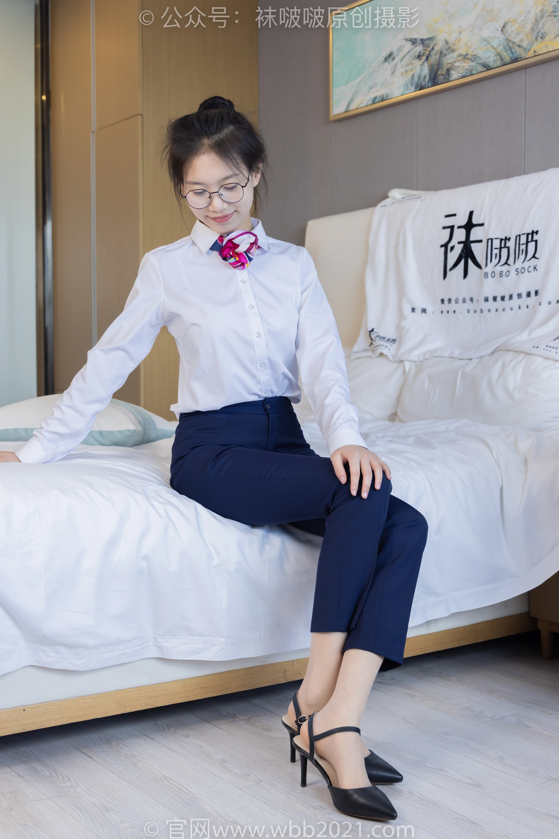 [BoBoSocks袜啵啵] NO.401 芝士-高跟鞋、肉丝（脚尖微加固款）、裸足、银行制服裤里丝 （花絮版） 3